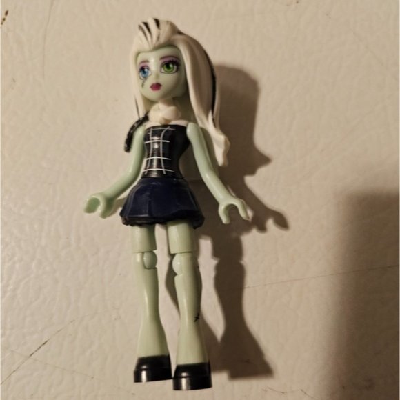 Mega Construx Monster High Mini Figures Set of 5 - Picture 5 of 9